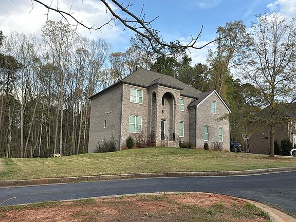 3rd image of 3312 Rockingham Ct SE