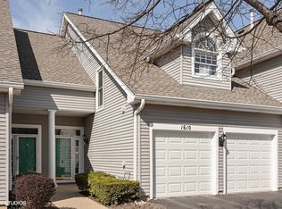 1610 W Ethans Glen Dr, Palatine, IL 60067