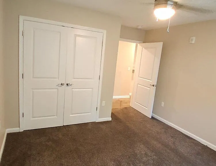 Adair Court — Photo 10