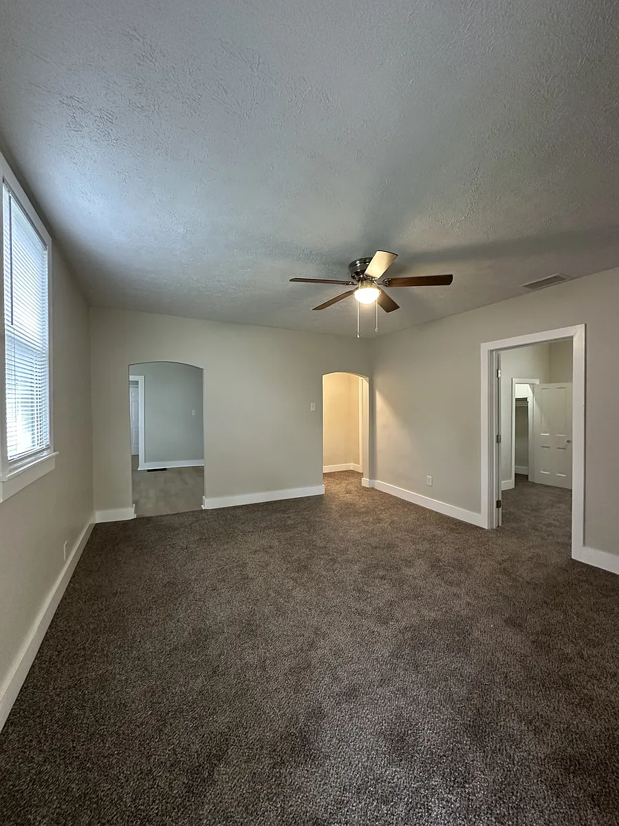 Building Photo - 2903 S Elm St