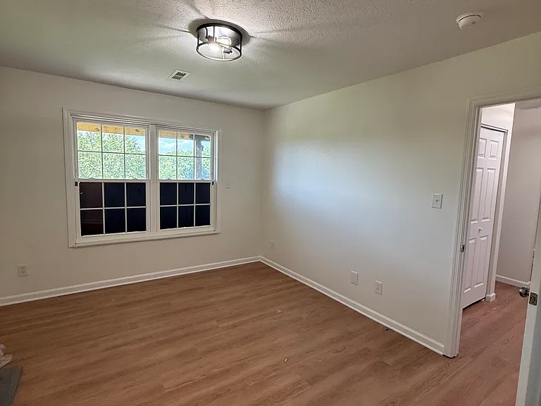 Dowstairs: 3rd Bedroom