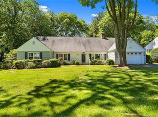 32 Kensington Rd, Stamford, CT 06905