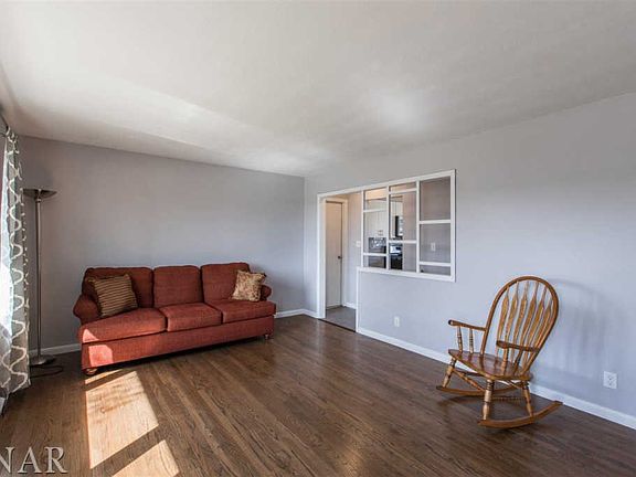 3rd image of 1518 Julie Dr