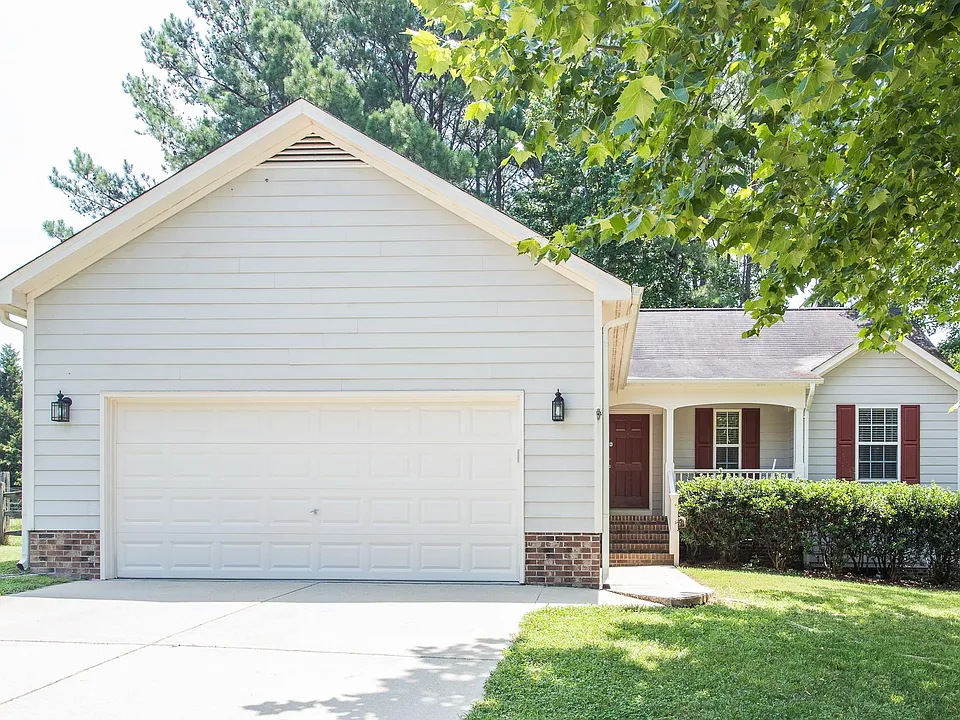 225 Harvester Dr