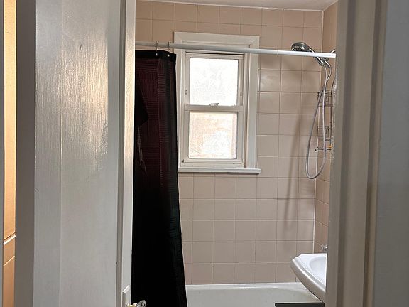5th image of 22 Thoreau Ct #28