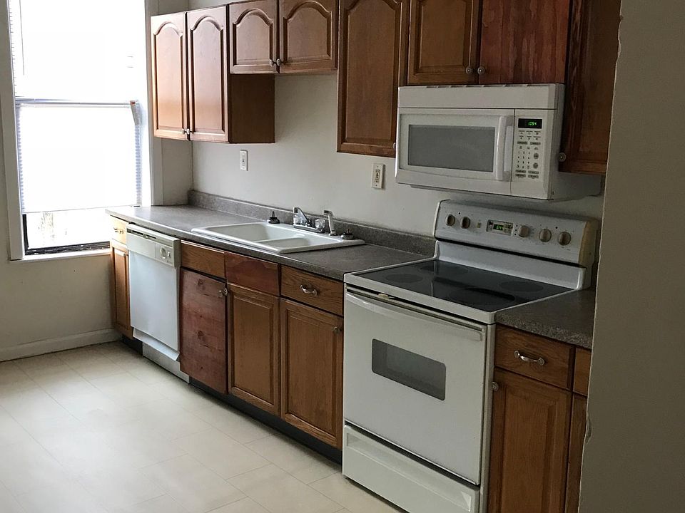 1st image of 3167 Iowa Ave