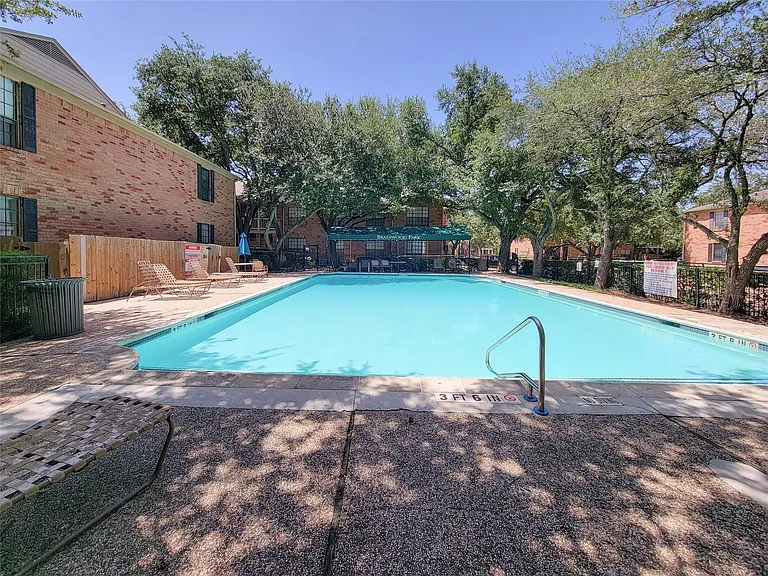 2255 Braeswood Park Dr #259 — Photo 36