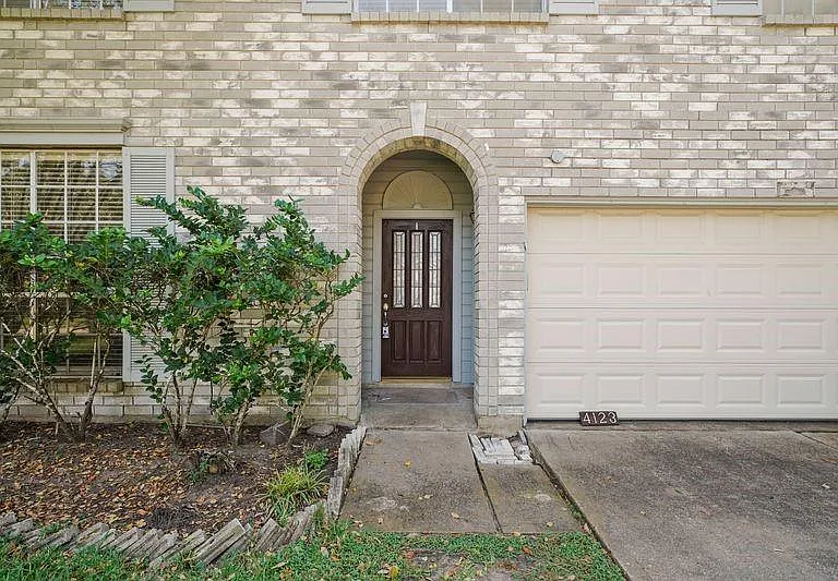 4123 Custer Creek Dr — Photo 2