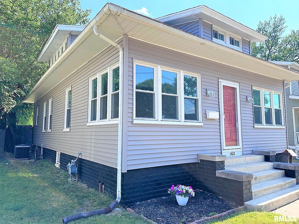 1422 E Losey St, Galesburg, IL 61401 Zillow