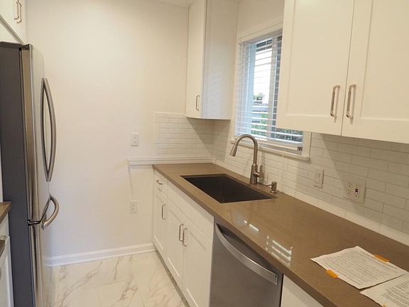 5th image of 1317 N Holliston Ave APT 3