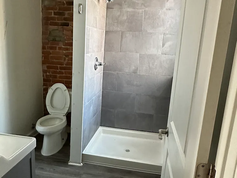 880-894 Oak St #880 — Photo 5