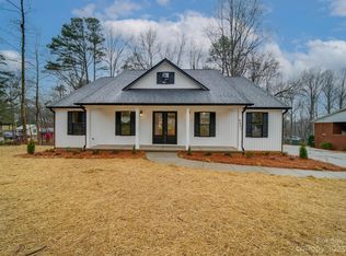 8807 Crestwood Dr, Mount Pleasant, NC 28124