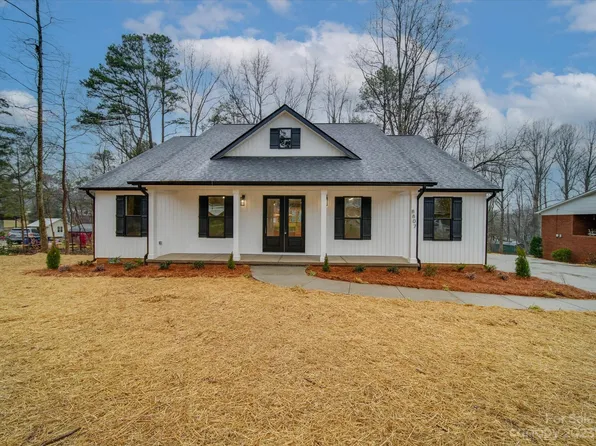 8807 Crestwood Dr, Mount Pleasant, NC 28124