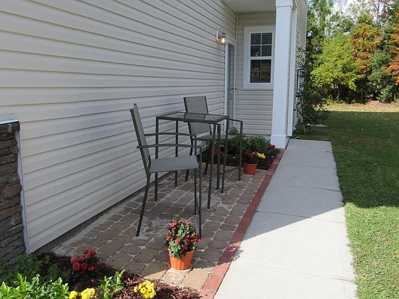 Landscaped Walkway