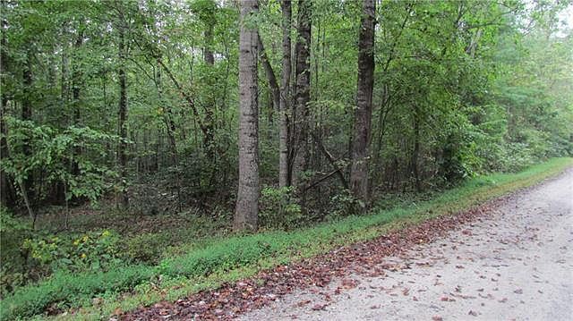 2nd image of 386 Oxford School Rd