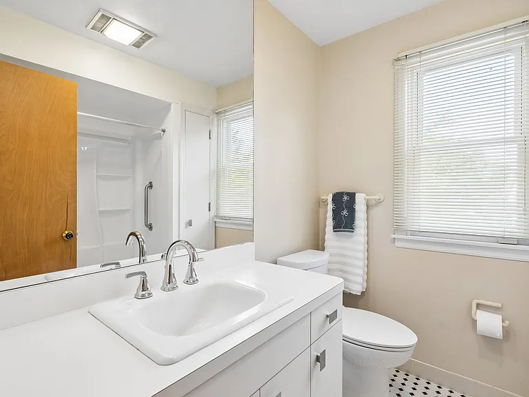 186 W Northfield Rd — Photo 14