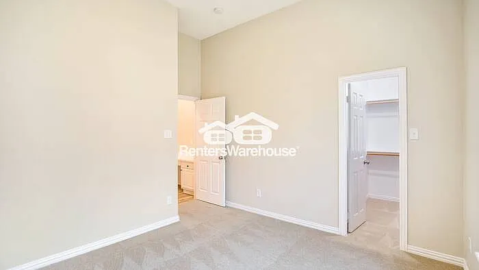508 Lilac Ln — Photo 24