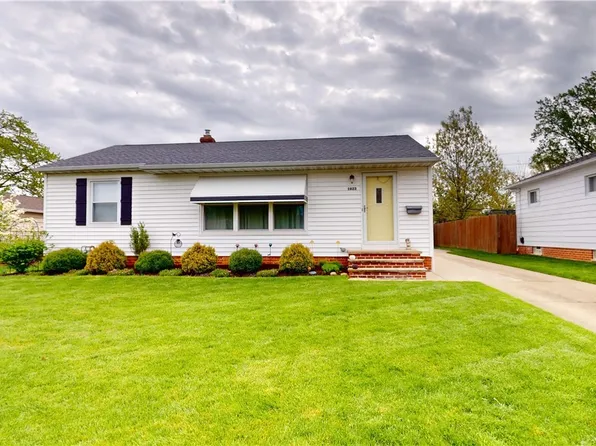 1623 Dennis Dr, Wickliffe, OH 44092