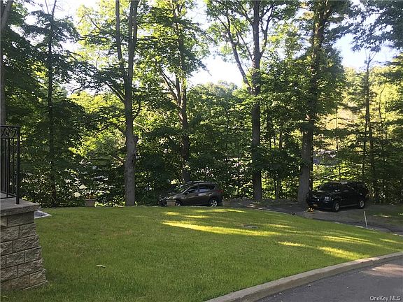 5th image of 97 Ferris Pl