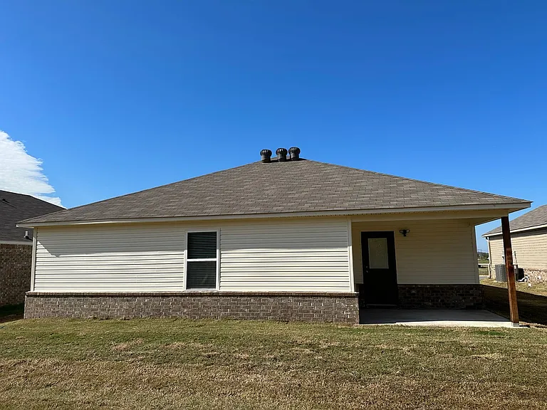 208 Sofia Dr — Photo 16