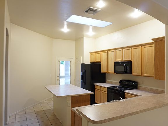 3rd image of 2270 W Floral Cliff Way