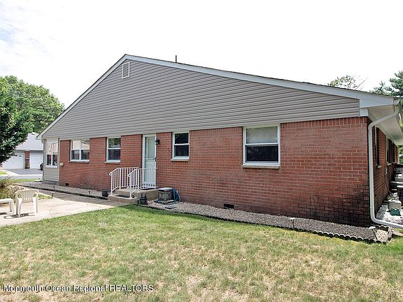 5th image of 12B Yorktowne Parkway