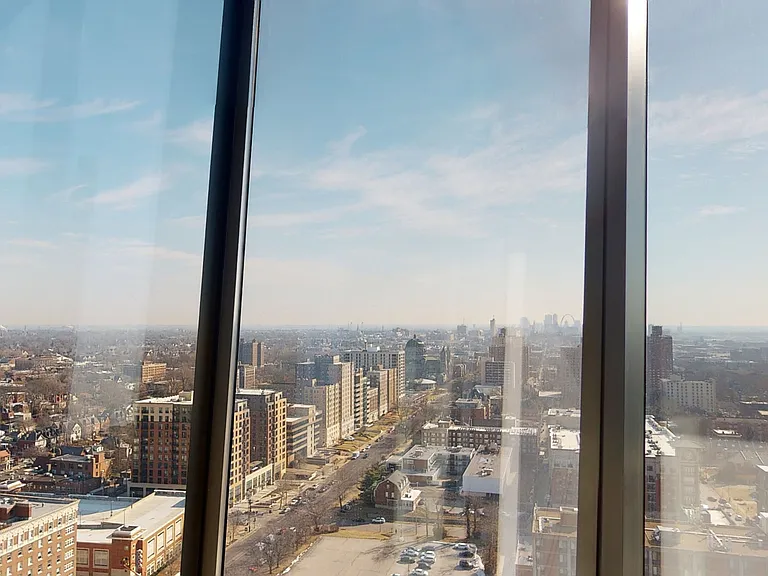 One Hundred Above the Park — Photo 195