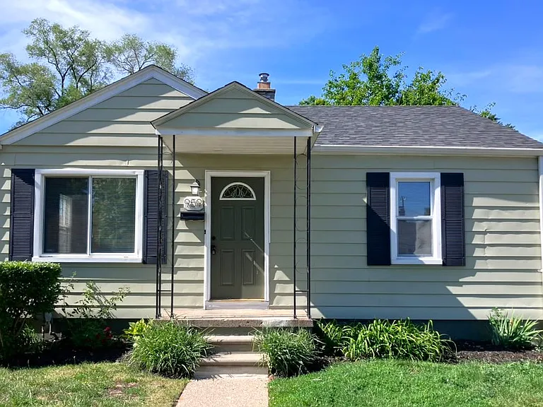 959 E Shevlin Ave — Photo 2