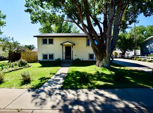 72 7th St SE, Dickinson, ND 58601
