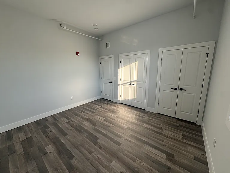 20 Chestnut St #2 — Photo 8