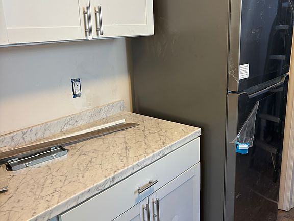 3rd image of 628 Massey Ave #1