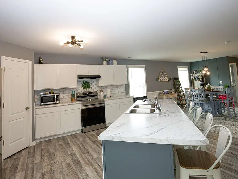 413 Century Ln — Photo 15