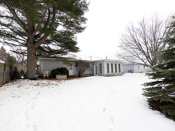 4th image of 14815 Parkwood Dr