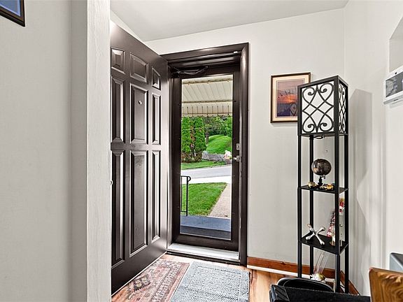 4th image of 426 Miller Ave