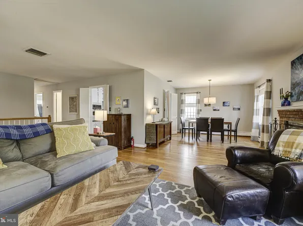 6326 Rockhurst Rd, Bethesda, MD 20817