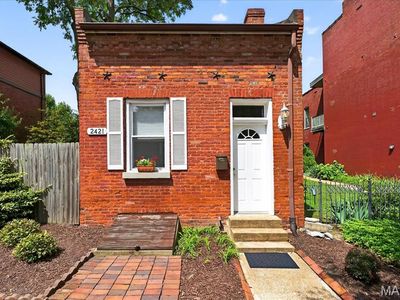 2421 McNair Ave, Saint Louis, MO, 63104