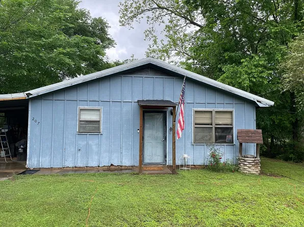 207 E Circle Dr, Russellville, AR 72801