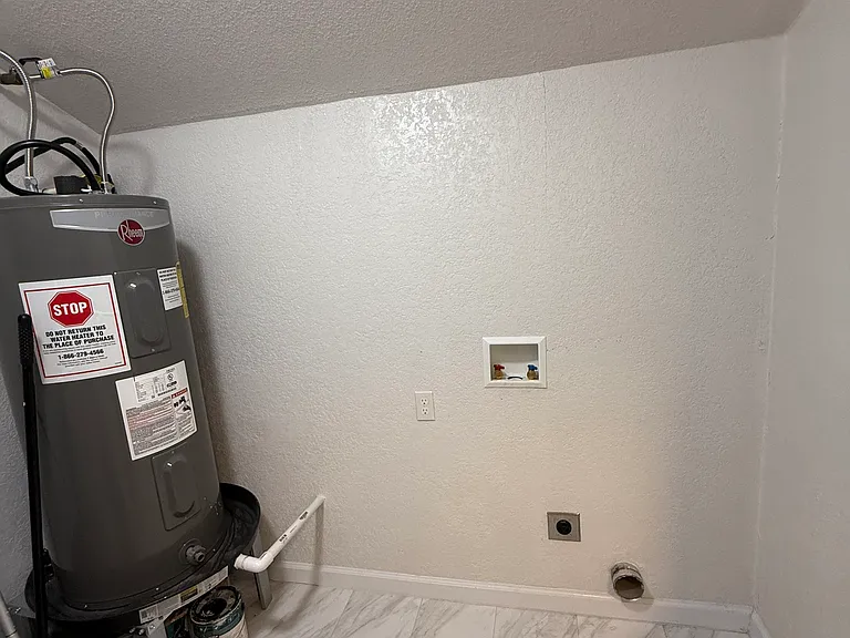 1428 Lee St — Photo 13