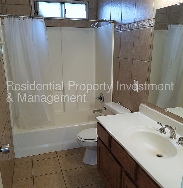 2nd image of 6601 W Weldon Ave