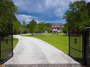 570 Commonwealth Rd, Mount Pleasant, SC 29466