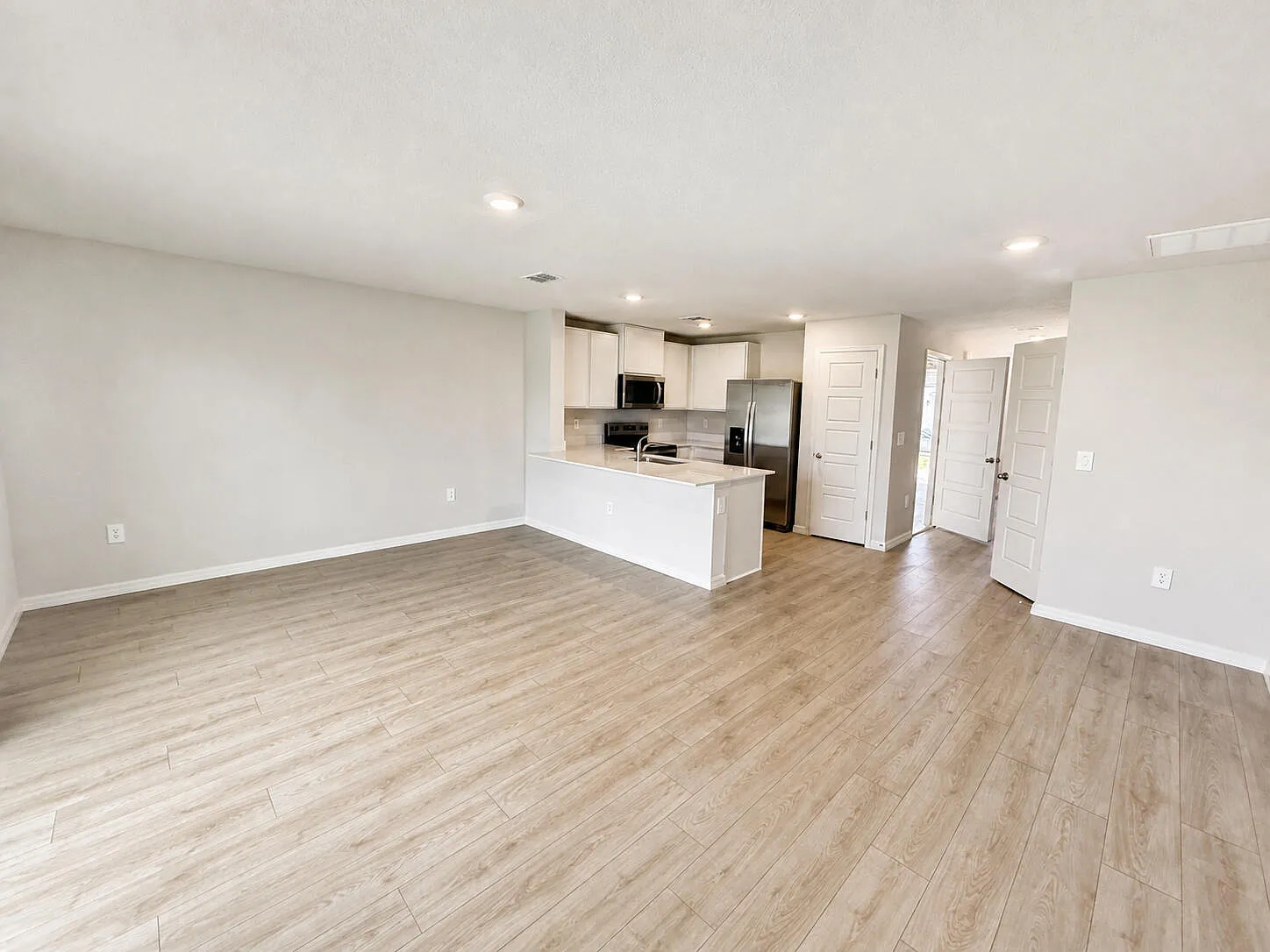3 bed, 2.5 bath, 1463 sqft, $2,650 — Photo 4