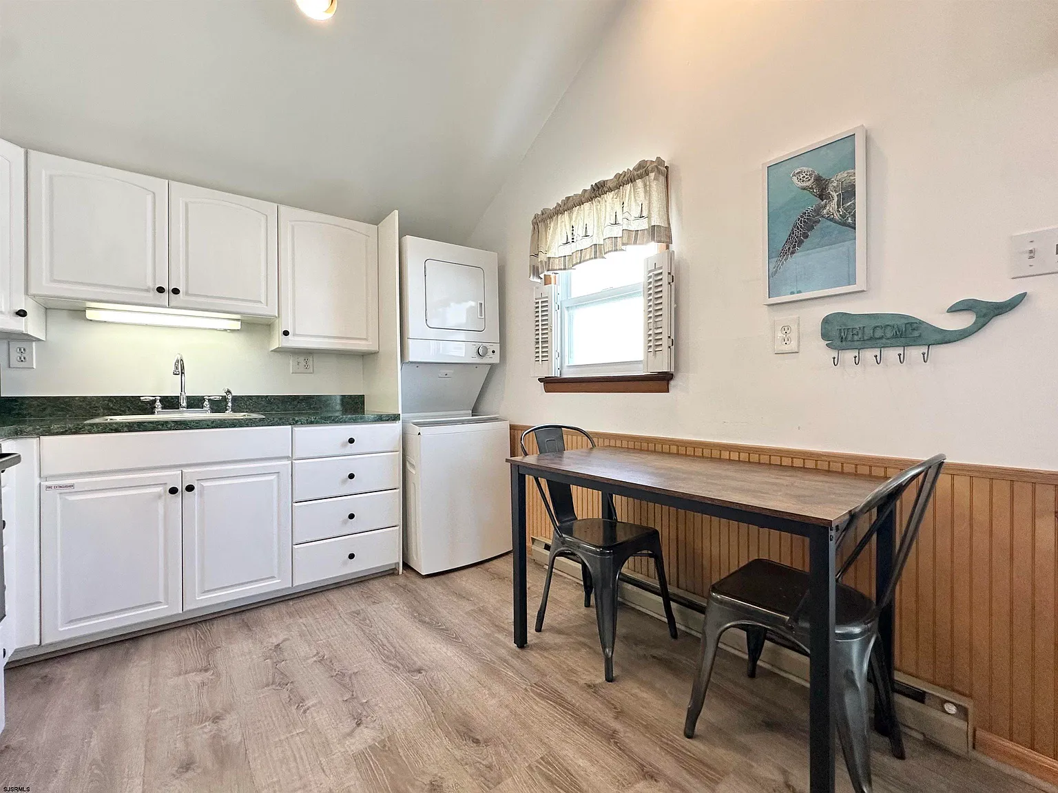 2 bed, $1,900 — Photo 3