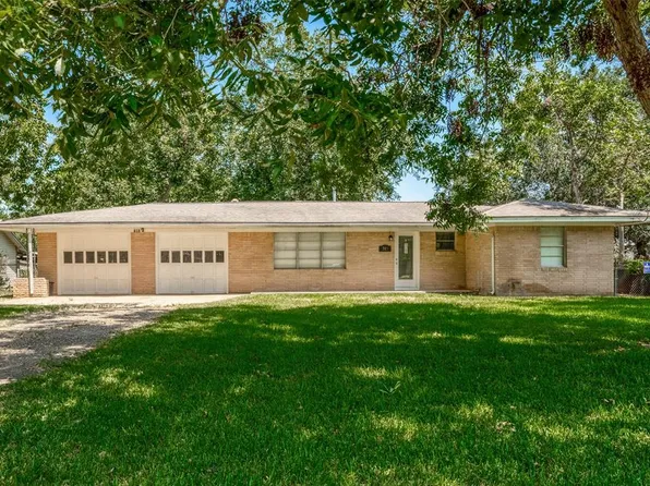703 Edgewood Drive, Richmond, TX 77406