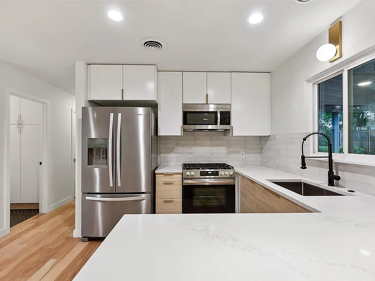 11900 Dove Haven Dr — Photo 9