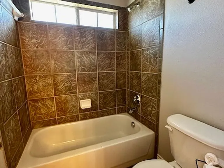 7005 Crenshaw Ln — Photo 13