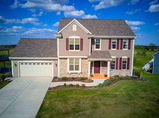 516 Emerald Hills Dr, Fredonia, WI 53021