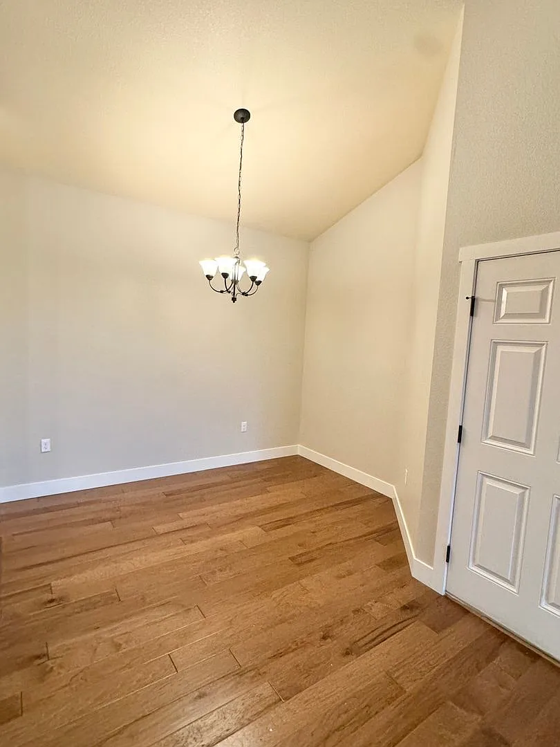 2 bed, 986 sqft, $1,650 — Photo 3