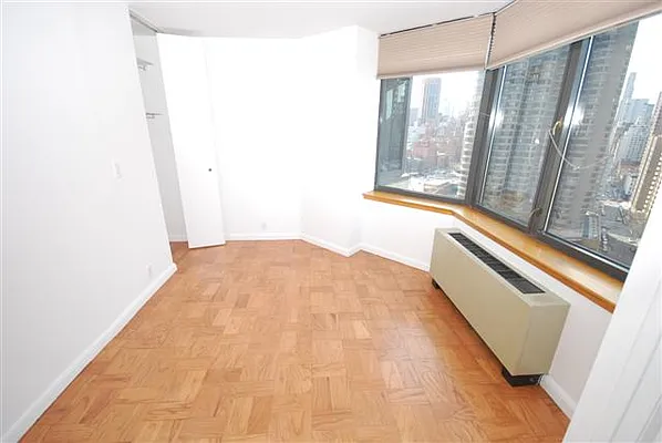 Rented by Luxury Habitat | media 26