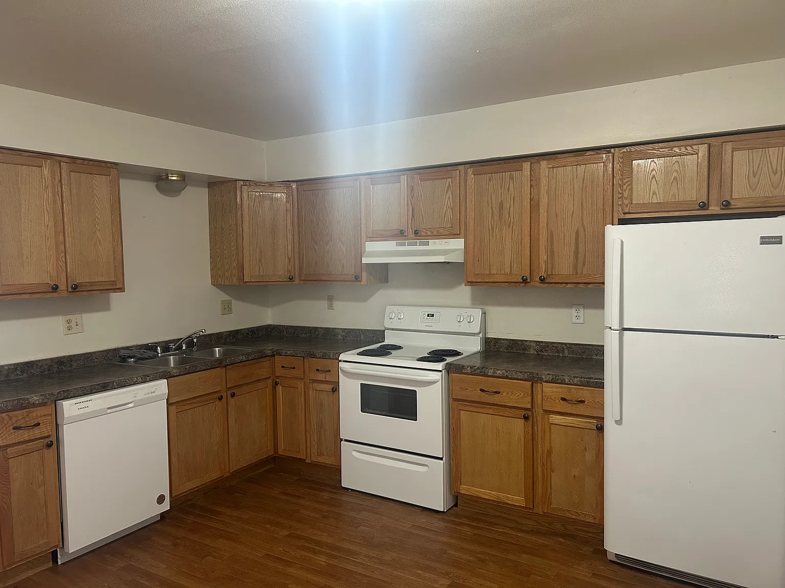 2 bed, 825 sqft, $975 — Photo 3