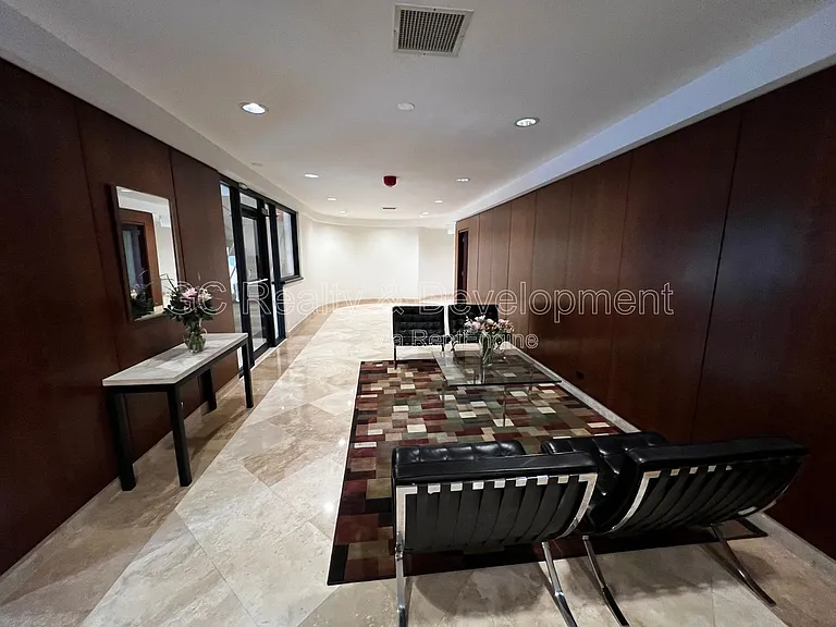 1221 N Dearborn St #P9N — Photo 20